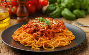 Mỳ Ý chứa hàm lượng chất béo rất thấp, trong khi lượng chất đạm cao