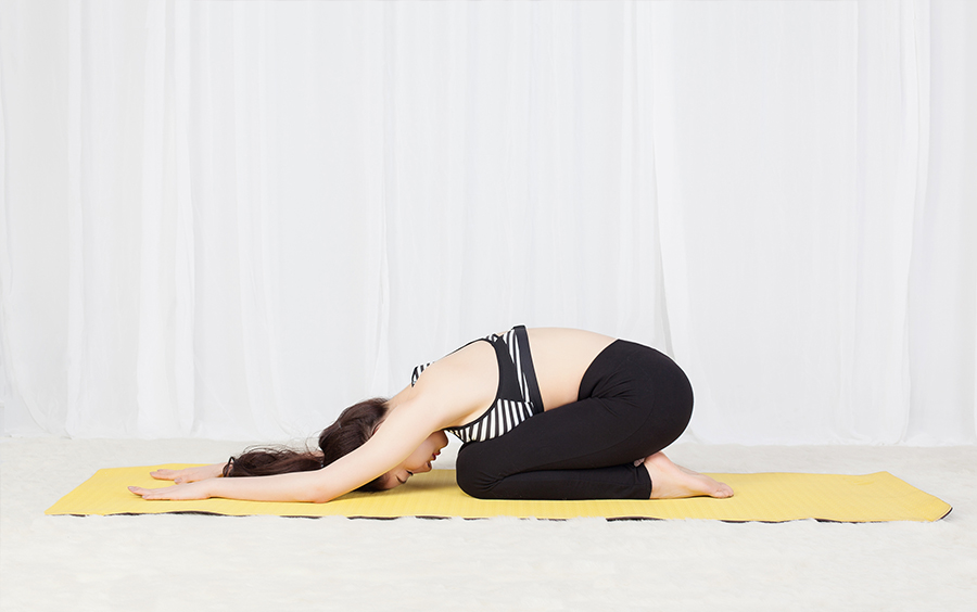 Yoga tư thế em bé trị mất ngủ