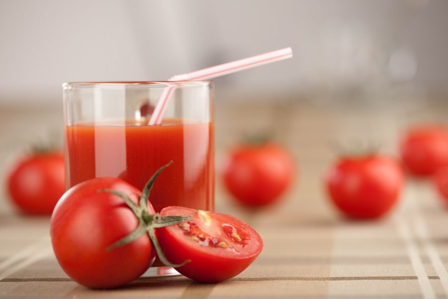 cách uống nước ép cà chua đẹp da