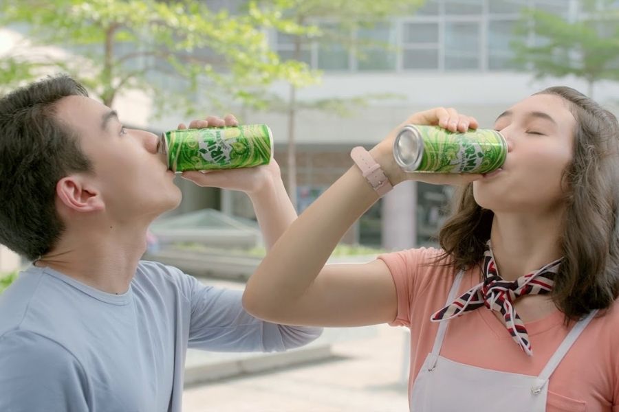 Uống Mirinda soda kem thường xuyên có thể làm tăng cân nếu không kiểm soát lượng calo Uống Mirinda soda kem thường xuyên có thể làm tăng cân nếu không kiểm soát lượng calo