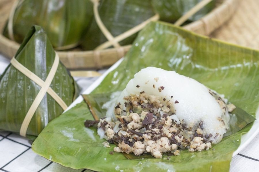 Bánh giò có khoảng 400-445 calo và tùy thuộc vào nguyên liệu làm bánh Bánh giò có khoảng 400-445 calo và tùy thuộc vào nguyên liệu làm bánh